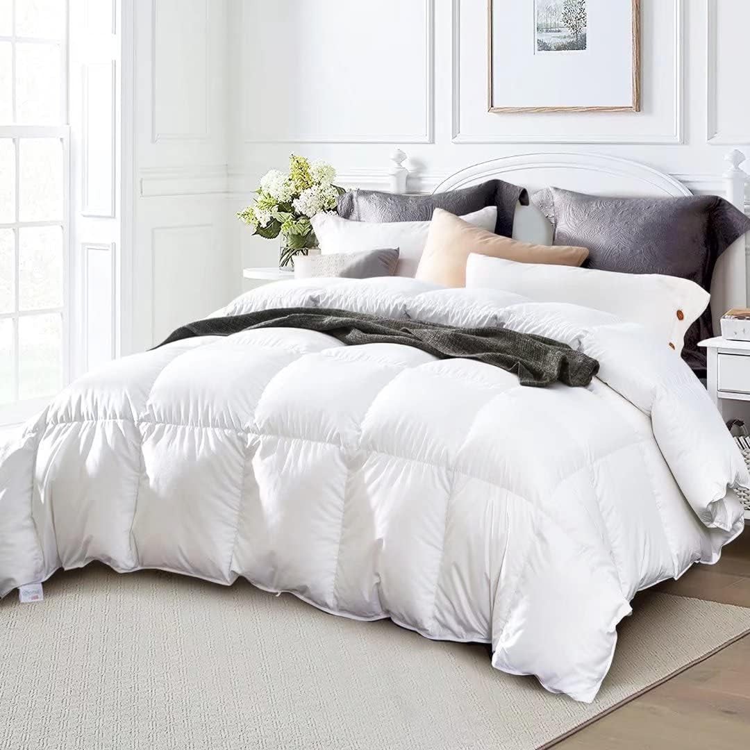 "Luxurious King Size Goose down Comforter - Ultra-Soft, All-Season Duvet Insert with 680 Fill Power, Medium Warmth and Corner Tabs - Enhance Your Sleep with Premium Quality and Style!"